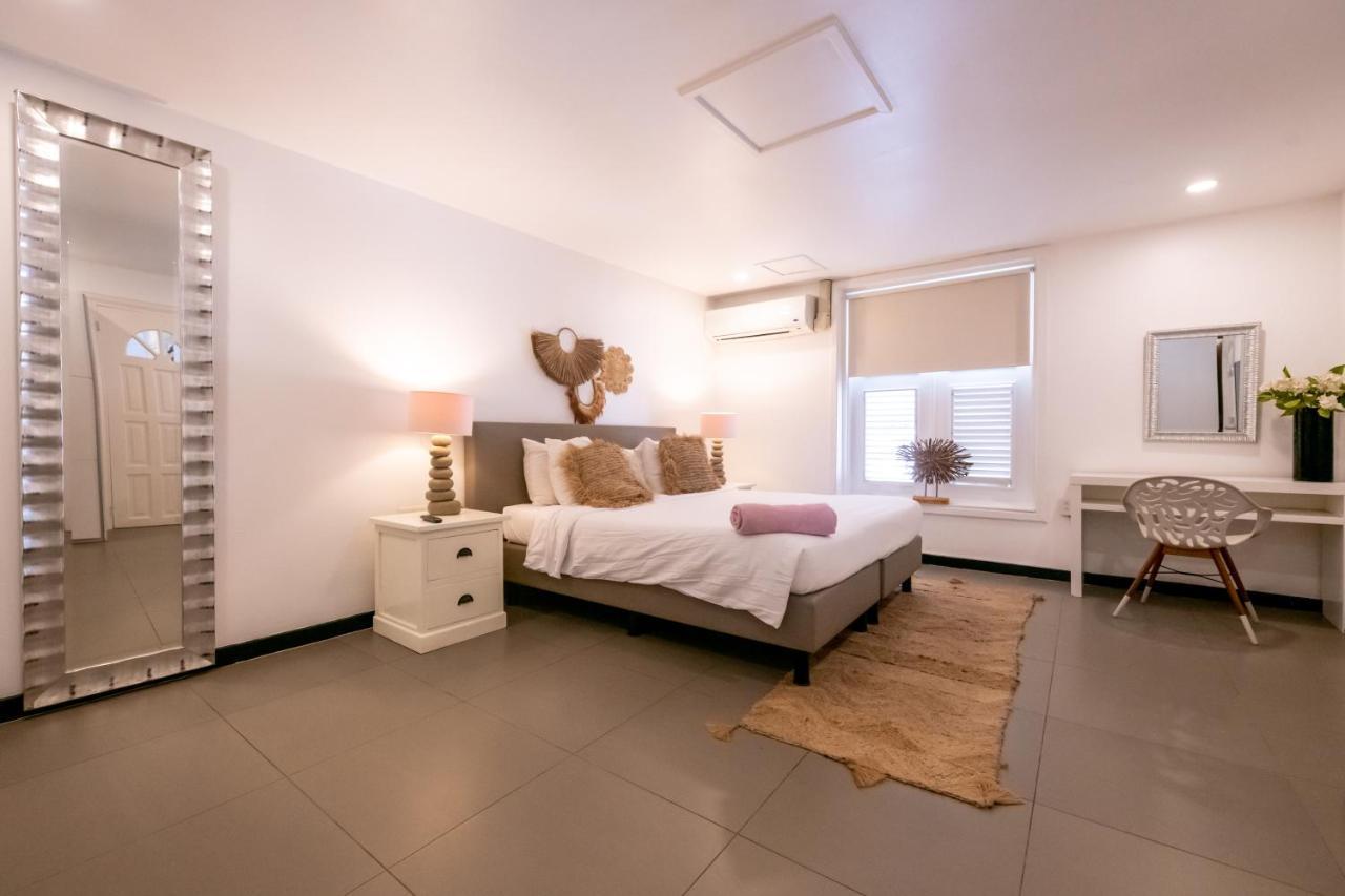 Saint Tropez Boutique Hotel 빌렘스타트 객실 사진