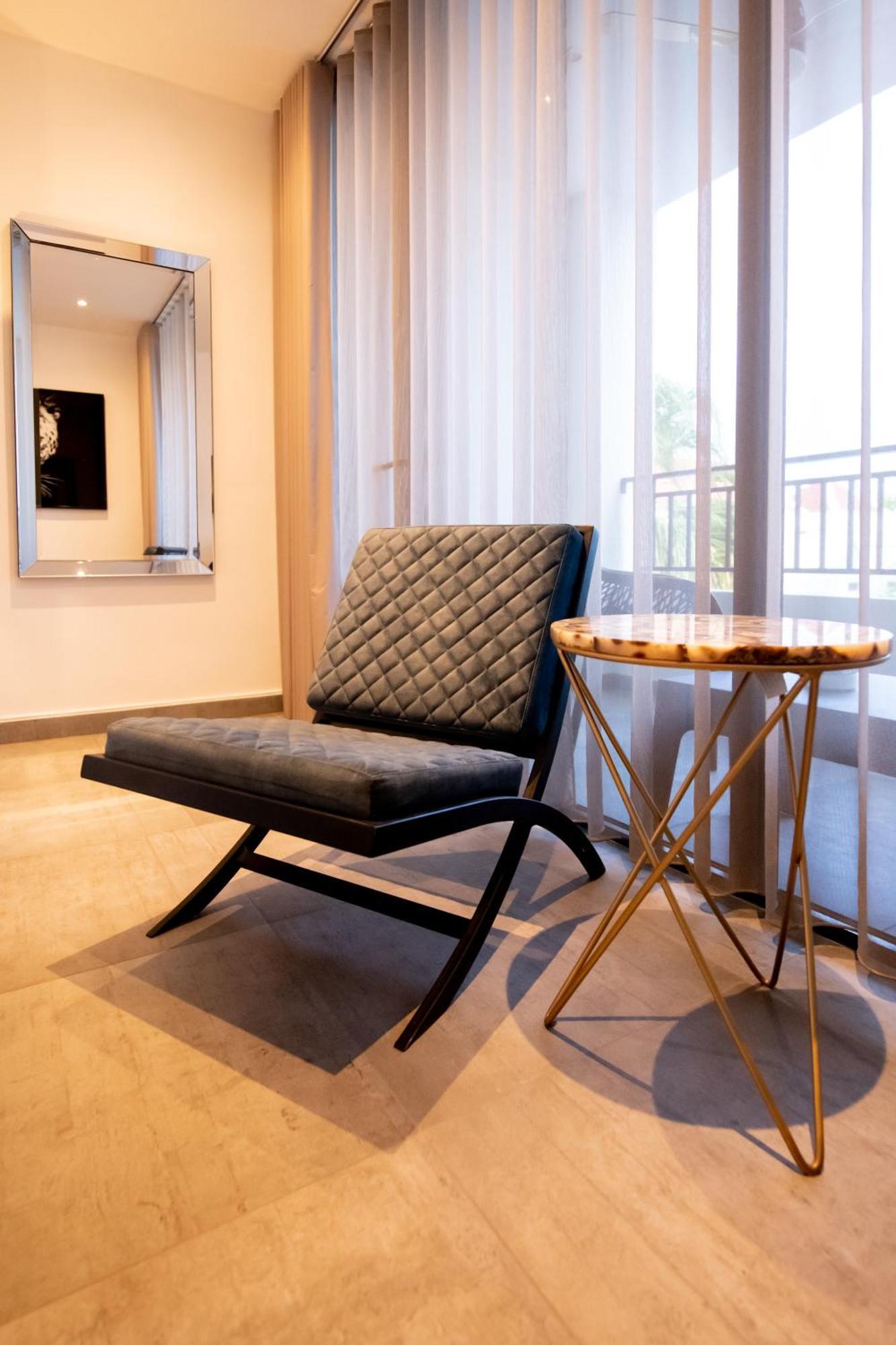 Saint Tropez Boutique Hotel 빌렘스타트 객실 사진