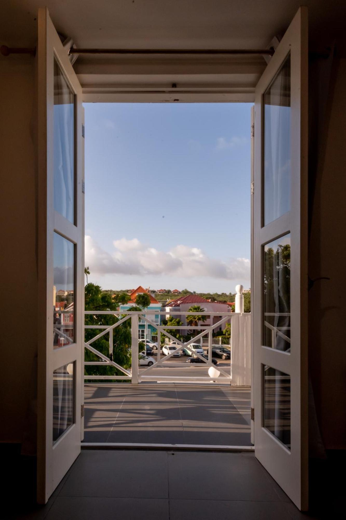 Saint Tropez Boutique Hotel 빌렘스타트 객실 사진