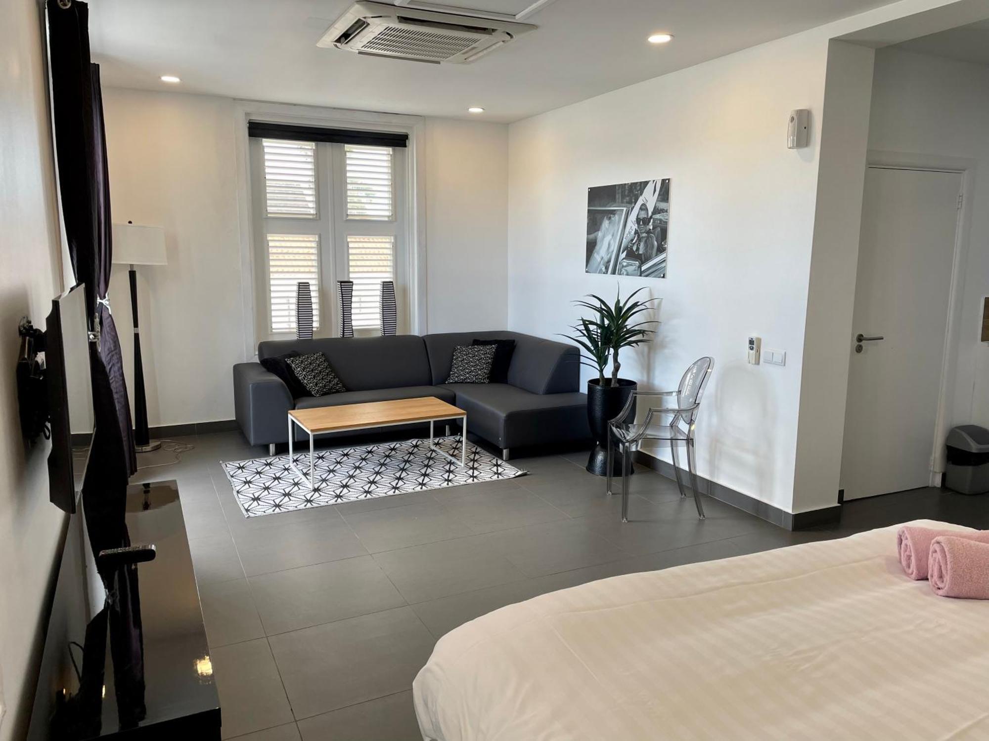 Saint Tropez Boutique Hotel 빌렘스타트 객실 사진